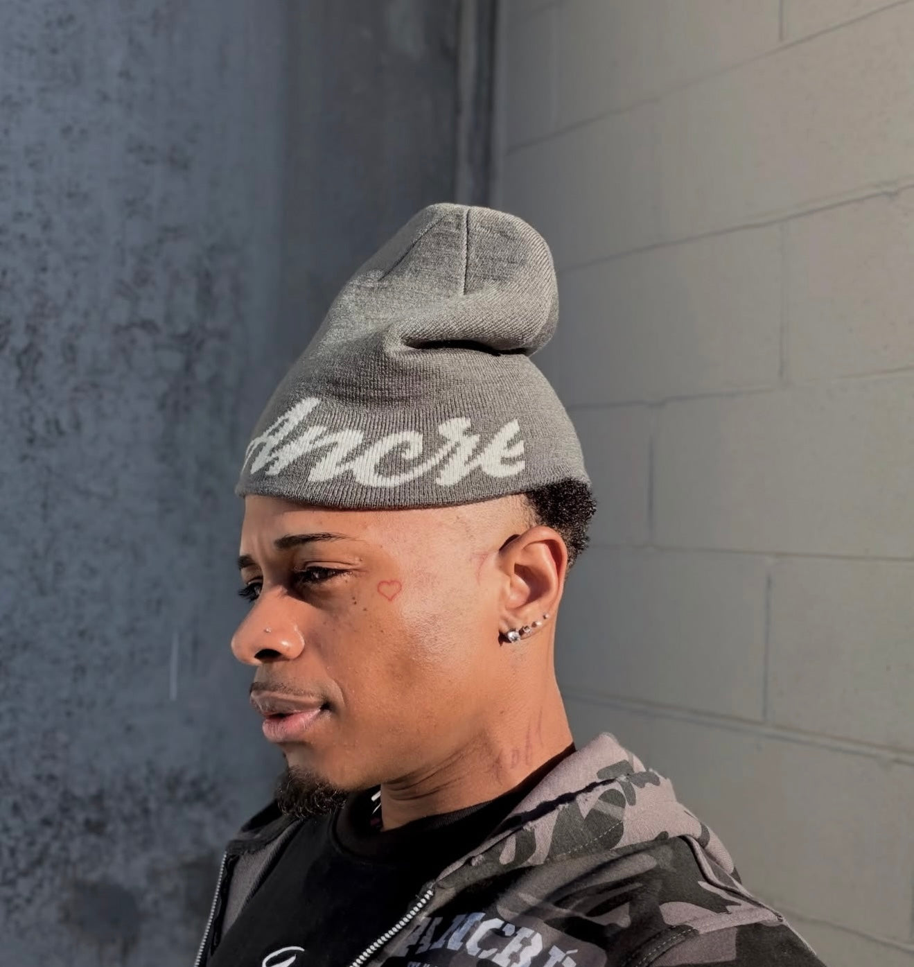 "Signature Beanie" Grey